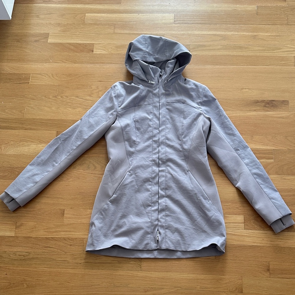 LULULEMON Women's Gray Hooded Jacket like new